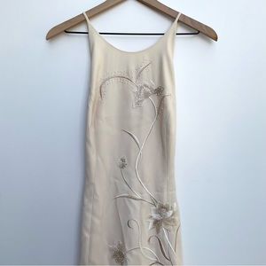 ╰(✿˙━☆ﾟ.*･｡ﾟ

Vintage Cream Beige Beaded Dress Gown